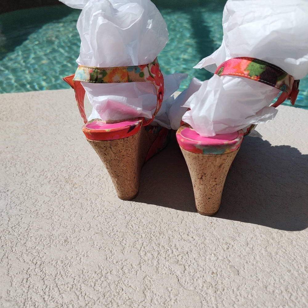 Gianni Bini Jeweled wedge - Picture 6 of 16